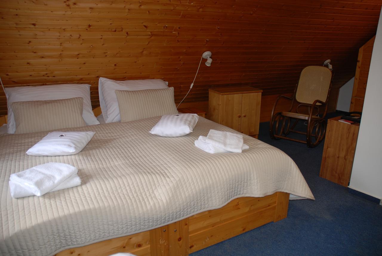 Hotel U Ruze Slavonice Extérieur photo