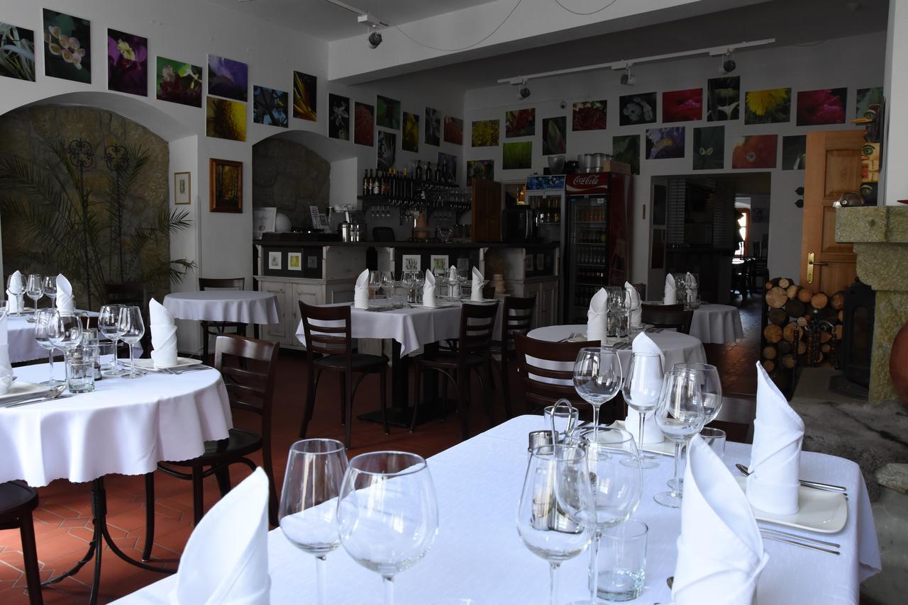 Hotel U Ruze Slavonice Extérieur photo